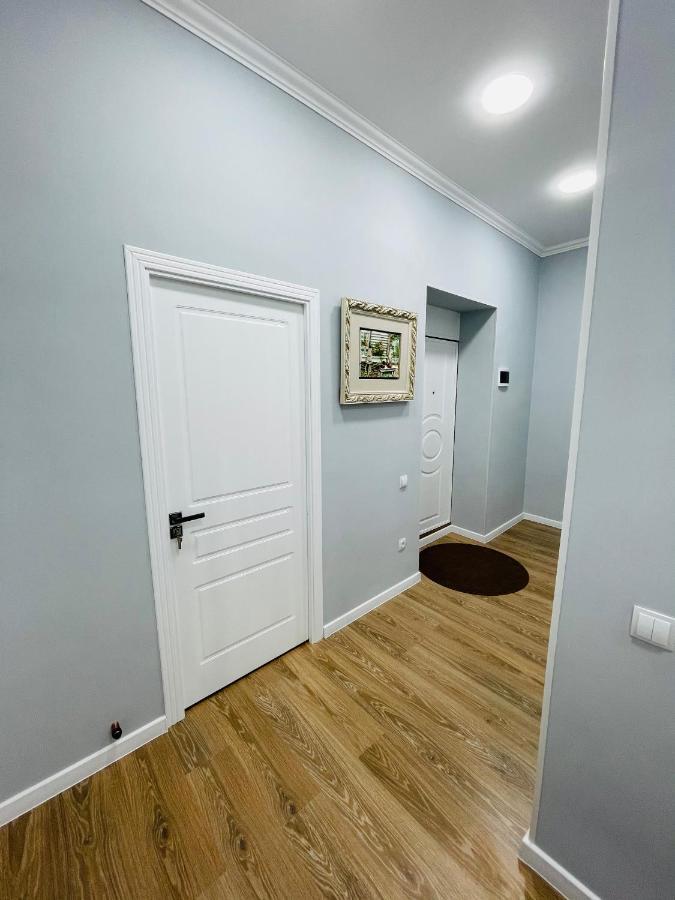 Amir Temur Apartment In Center After Renovation Tashkent Exterior photo