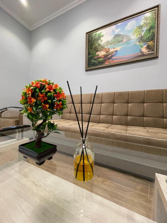Amir Temur Apartment In Center After Renovation Tashkent Exterior photo