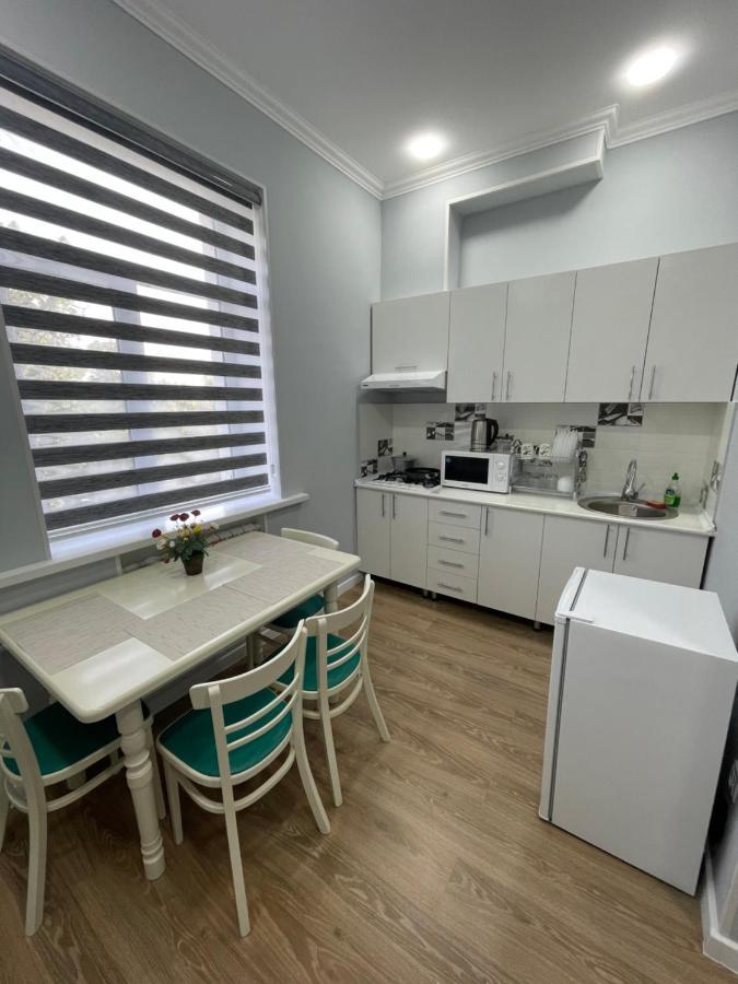 Amir Temur Apartment In Center After Renovation Tashkent Exterior photo